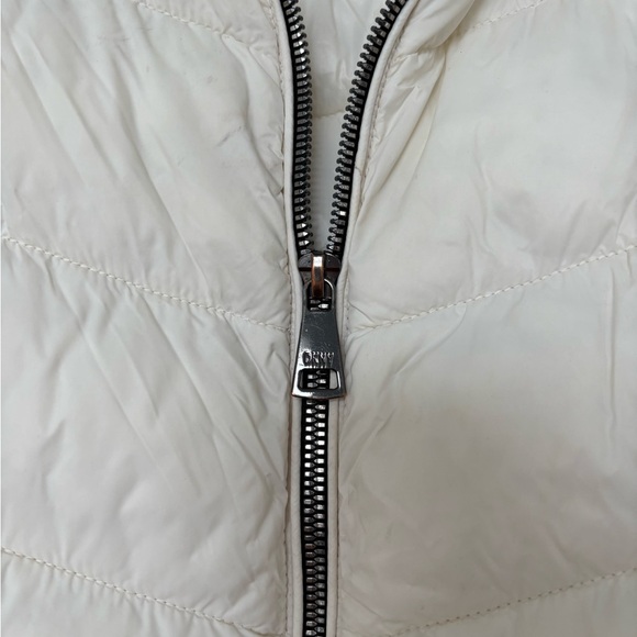 DKNY Women’s White Light Puffer Jacket - Size M - Picture 6 of 6